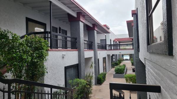 $1,220 / 776ft2 - Available PRIVATE professional office in courtyard setting (Phoenix)63755193585921121