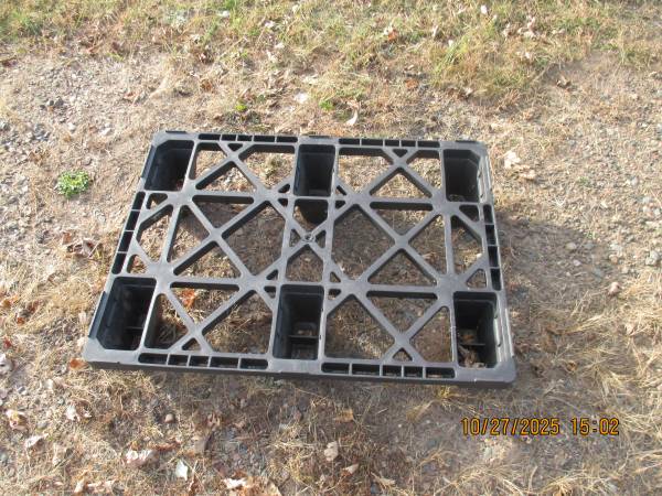 plastic pallets 1