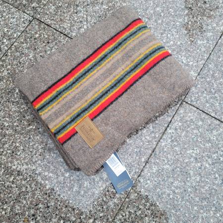 NEW! Pendleton wool blanket 1