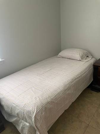 $450 / 1br - habitación privada amueblada con servicios incluidos sin depósito (kenner)63881895234819121