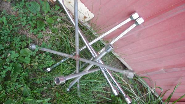 Large 4-way wrenches 1