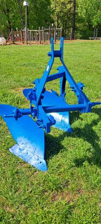 2 bottom plow Ford 1