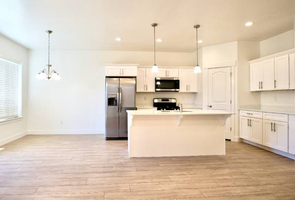 $2295.00 / 4br - 2436ft2 - Amplio adosado con garaje para 2 coches!63674363483009122