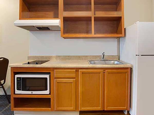 $1,200 / 1br - NEW LOW 4-WEEK RATE! - Cable TV, Pool, WiFi, Kids Stay is Included (Chattanooga)63993077887874121