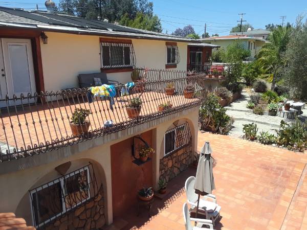 $2250.00 / 2br - Over 1 acres/50 fruit trees orchard. Quiet,very private, safe.View of63621380594177122