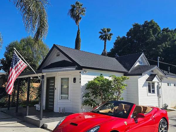 $720 / 1br - 330ft2 - Cozy Furnished Studio Guest House – Prime Location! (Long Beach)63701034836609123