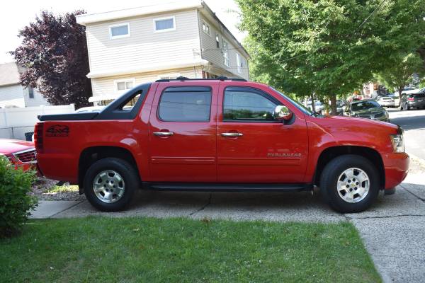 2012 Chevrolet Avalanche LT Sport Utility Pickup 4D 5 1/4 ft - $16,000 (Staten Island)63470889751425121