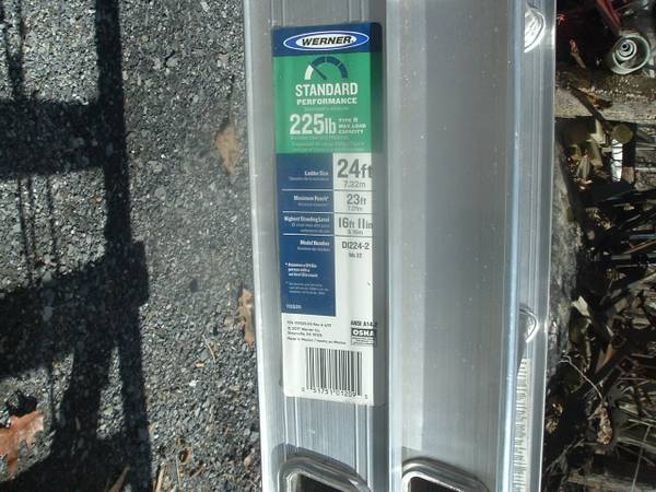 Werner  24' Aluminum Extension Ladder 1