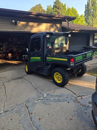 2018 John Deere Gator 1
