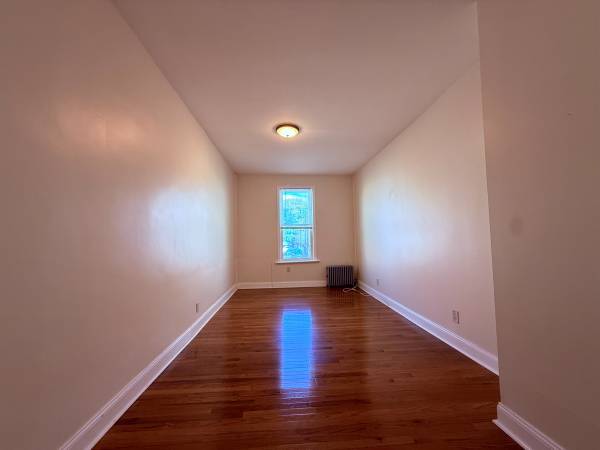 $3,399 / 3br - Great Deal in glendale 3bed + Office (Glendale / Flushing)63874744087811122