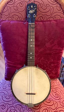 “Wizard” Banjo Ukulele 1