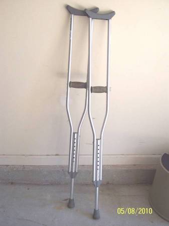 Crutches  (11-31) 1