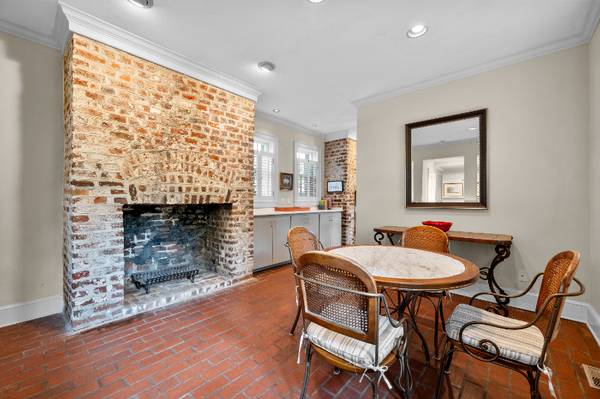 $5200.00 / 2br - 2000ft2 - Carriage House at the Thomas Doughty House64016105740931124