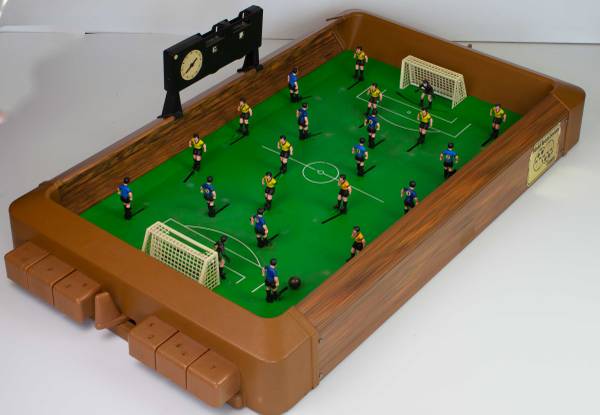 Vintage Arcofalc "Dribbling" Table Top Football Soccer Game 1