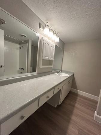 $1,069 / 2 hab - 900 pies² - Ofertas especiales para mudanza en octubre – Apartamentos Villas Las Cerezas (4515 E Grant Rd)63674929136643123