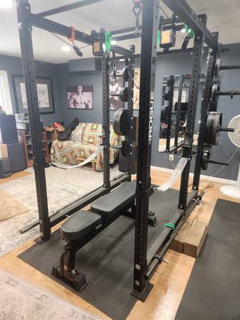 Rogue Fitness RML 690 power rack 1