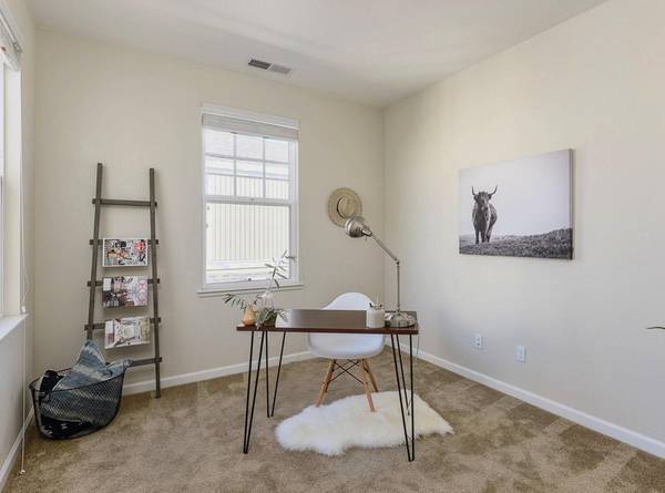 $3,595 / 3br - 3 Bed 2.5 Bath in Riverfront Town + Convenient Access to Highway 101 (Petaluma)63824145533571122