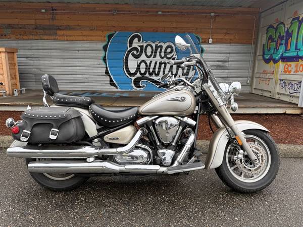 2002 Yamaha ROADSTAR SILVERADO 1