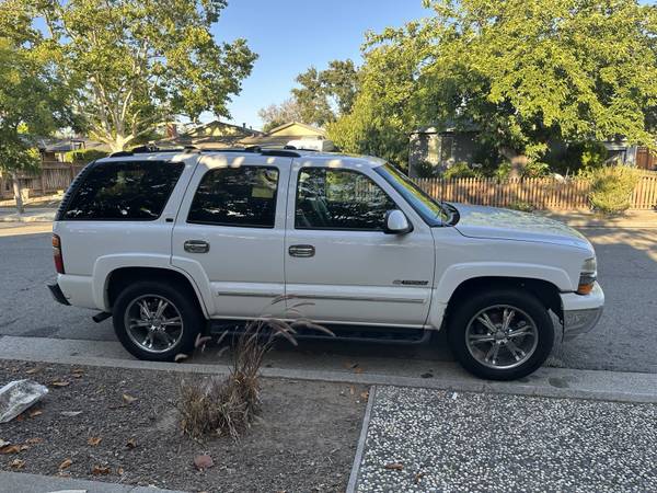 2003 Chevy Tahoe LT 4WD V8 blanco - $3.900 (campbell)63471062693761121
