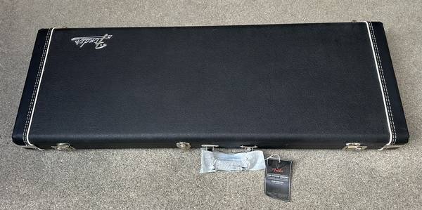 New Fender G&G Hard Case for Stratocaster & Telecaster Black Tolex 1