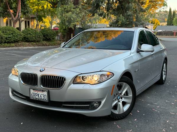 2011 BMW 528i - Título limpio, sin accidentes, súper limpio, pocos kilómetros, GPS, Bluetooth - $9,900 (San Jose)63613170911747124