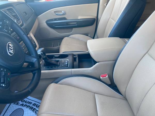 Furgoneta Kia Sedona LX 2017 _Cuero - $12,499 (santa rosa)63654703604225123