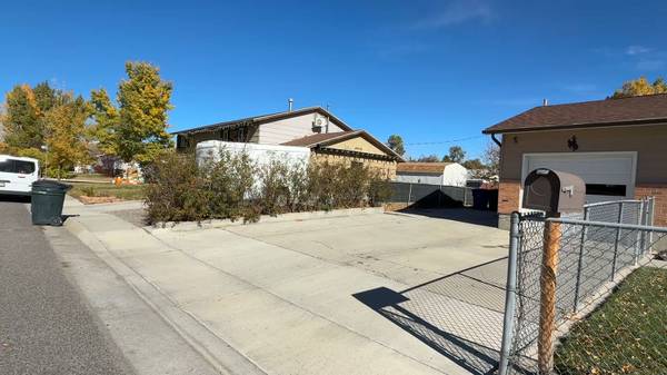 $295,000 / 2150ft2 - Updated 4-Bedroom Home on a Corner Lot (315 Elizabeth Drive, Riverton, WY)64183777335809122