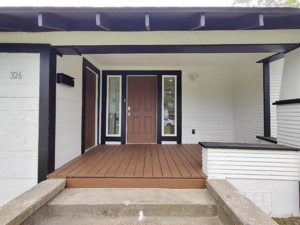 $1750.00 / 3br - 1256ft2 - Totalmente remodelado 4 habitaciones/2 baños en terreno esquinero en Sherman, TX - $1750/mes63656567166723121