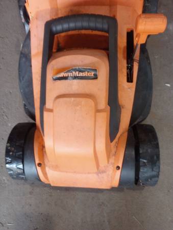 LawnMaster Electric Mower 1