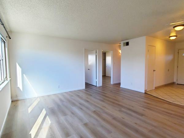 $2,795 / 2br - 810ft2 - 2BD/1BA In Quiet Courtyard w/ Parking Available! (Redwood City)63880131870979122