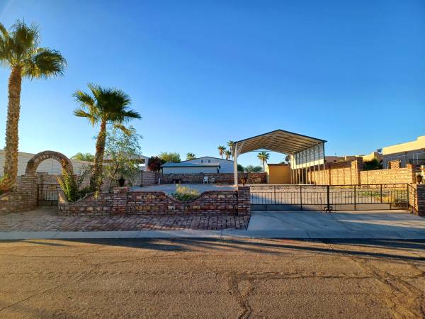 $650 COBERTURA PARA RV EN LOTE DOBLE GRANDE (Yuma Foothills)64214141480323121