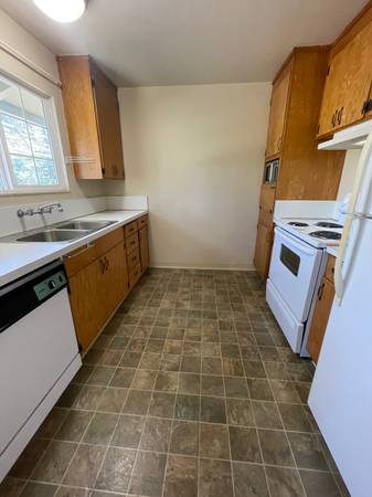 $3,195 / 2br - 980ft2 - Great 2x1 available now! $3,195 Menlo Park 🦋 (menlo park)63908867189762120