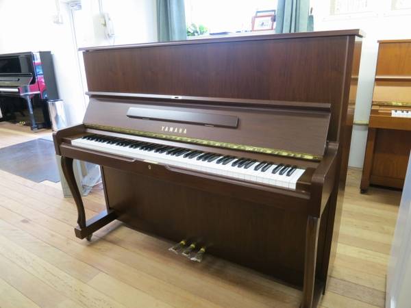 1986 Yamaha W110BW Piano. FREE 1 YEAR WARRANTY 1