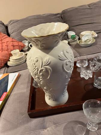 Lenox vase 1