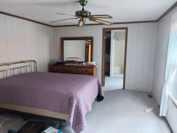 $69,000 / 2br - 1450ft2 - Off Set double wide in Kings Court ~ Schmidt Mobile Homes (Traverse City/1663 David place)64037724149505124