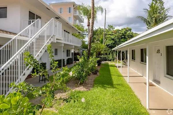 $1,950 / 1br - 1 Bedroom by Beach with NO FIRST OR LAST FOR MOVE IN (Deerfield Beach)63983674058370121