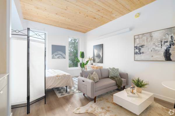 $2,375 Somerville Studio Retreat | Steps from Assembly Square63699353505027121