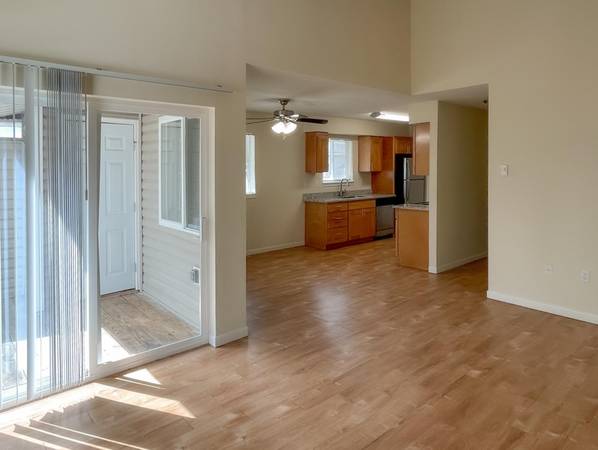 $1,649 / 2br - Premier Two Bed - Entertainment-Style Kitchen - Private Deck / Patio (Beaverton / Aloha)63776937608065123