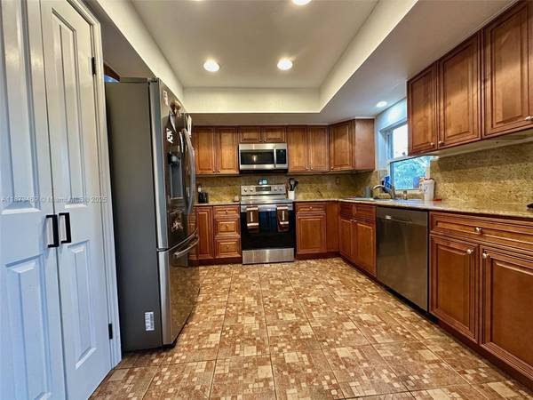 $699,000 / 3br - 1344ft2 - 🌹🏠Amazing Opportunity! 3/2 Single Family Home with Garage for Sale!64002013273218123