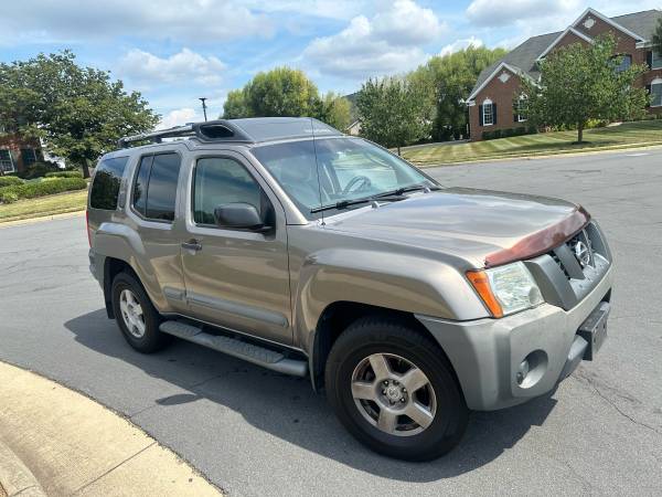2005 Nissan Xterra SUV 4x4, transmisión manual de 6 velocidades, todo eléctrico, 300 mil km, único dueño - $2.850 (Vienna)63439845582977122