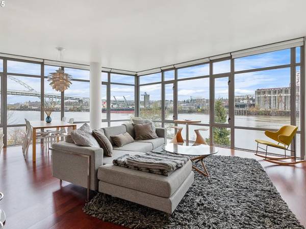 $161 / 2br - 1457ft2 - Panoramic views of the city, Willamette River (Portland)63999453688194120
