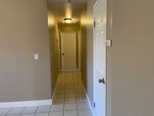 $2550.00 / 3br - 5663ft2 - Charming Single-Family Home for Rent – Quiet Private Court, Walk to Sh63763026075649121