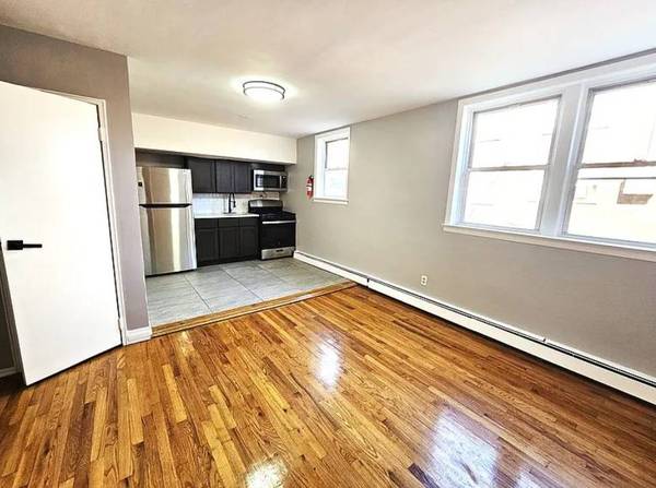 $670 / 1br - 642ft2 - Newly remodeled 1 bd suite for Rent! (Lakewood, OH)63924295984643121