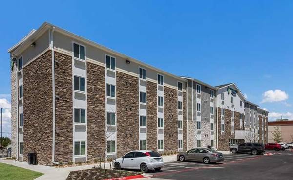 $1,250 / 1br - Act fast! Limited availability: no contract, no deposit (1201 Louis Henna Blvd, Round Rock, TX)63176784894595124