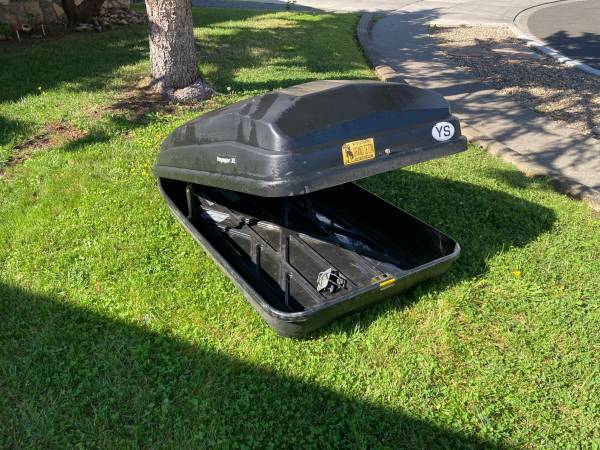 Rooftop Cargo Carrier Box Voyager XL for Car roof 1