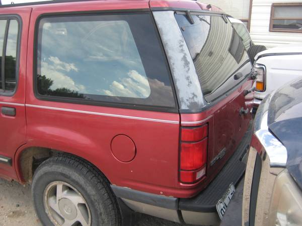 2002 Ford Explorer 4x4 5Velocidades - $2,395 (Denver,Colorado)63612520129411121