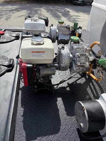 2015 Isuzu NPR LAWN LANDSCAPE - Photo 11