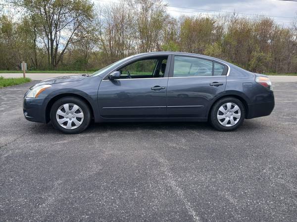 2010 NISSAN ALTIMA - $3,999 (BEACH PARK, ILLINOIS)63618900469889124