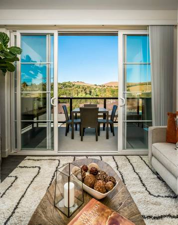 $2,999 / 2br - 1116ft2 - Pool, Spanish Speaking Staff, Spa/Hot Tub (Thousand Oaks)63981242875266120