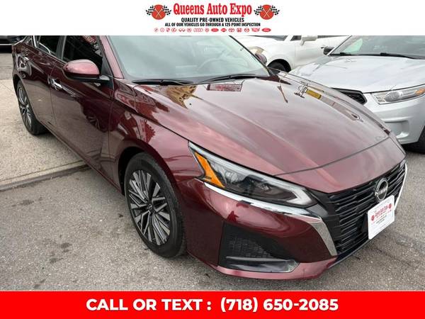 ¡Mira lo que acaba de llegar! Un Nissan Altima 2023 con solo 33.519-manhatta - $17.995 (Woodside)63654722148097123